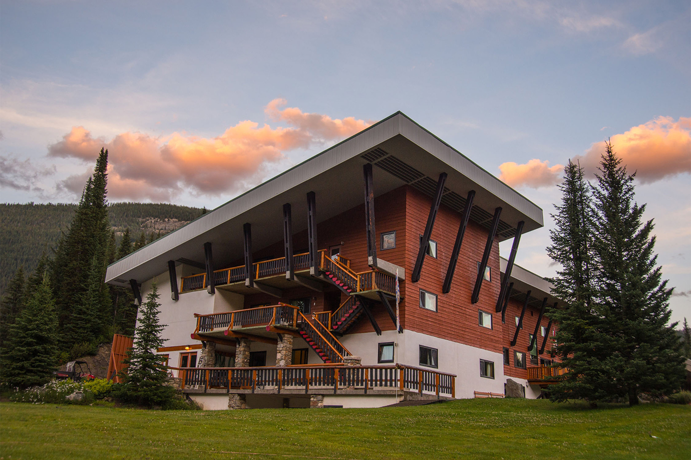 bugaboos lodge